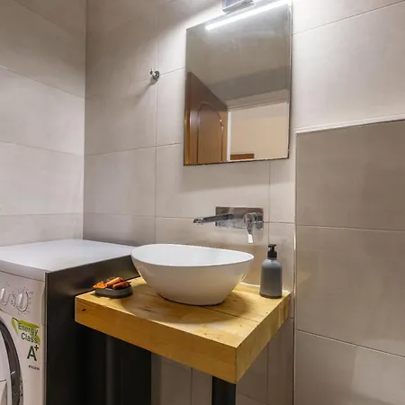 Beautiful Center Apartment