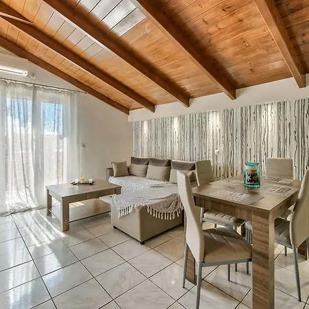 Beautiful Center Apartment
